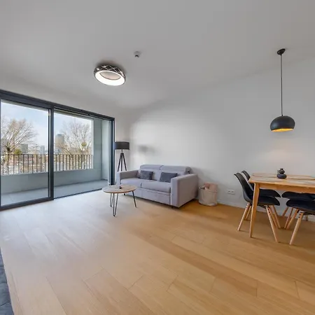 New Design - Downtown & Parking Apartamento