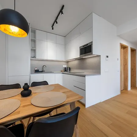 Stylish Downtown - Location & Parking *
