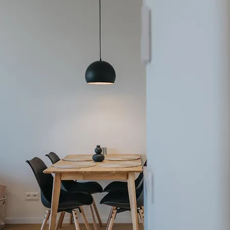 Stylish Downtown - Location & Parking Apartment *