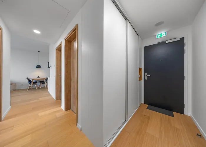 Pristavna Modern Apartment, Design & Parking, Appartement *