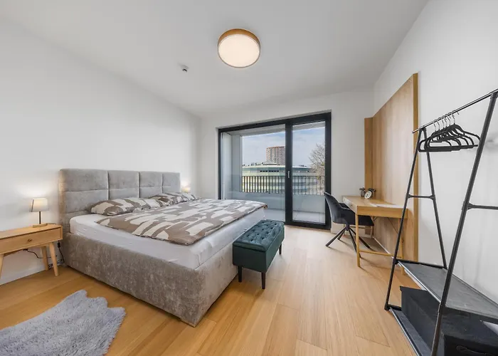 Pristavna Modern Apartment, Design & Parking, Apartment Bratislava