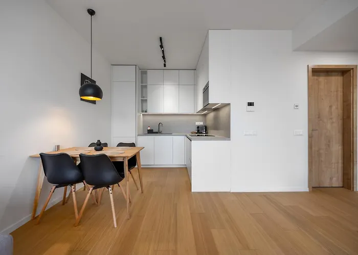 Pristavna Modern Apartment, Design & Parking, *